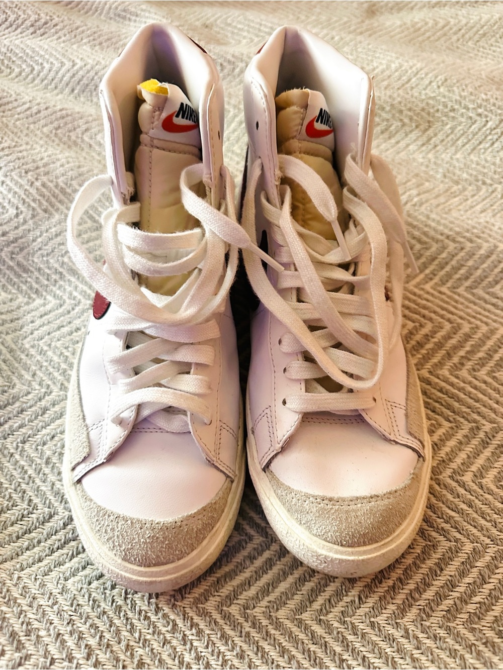 Nike Vintage White High-Top Sneakers with Red Logo